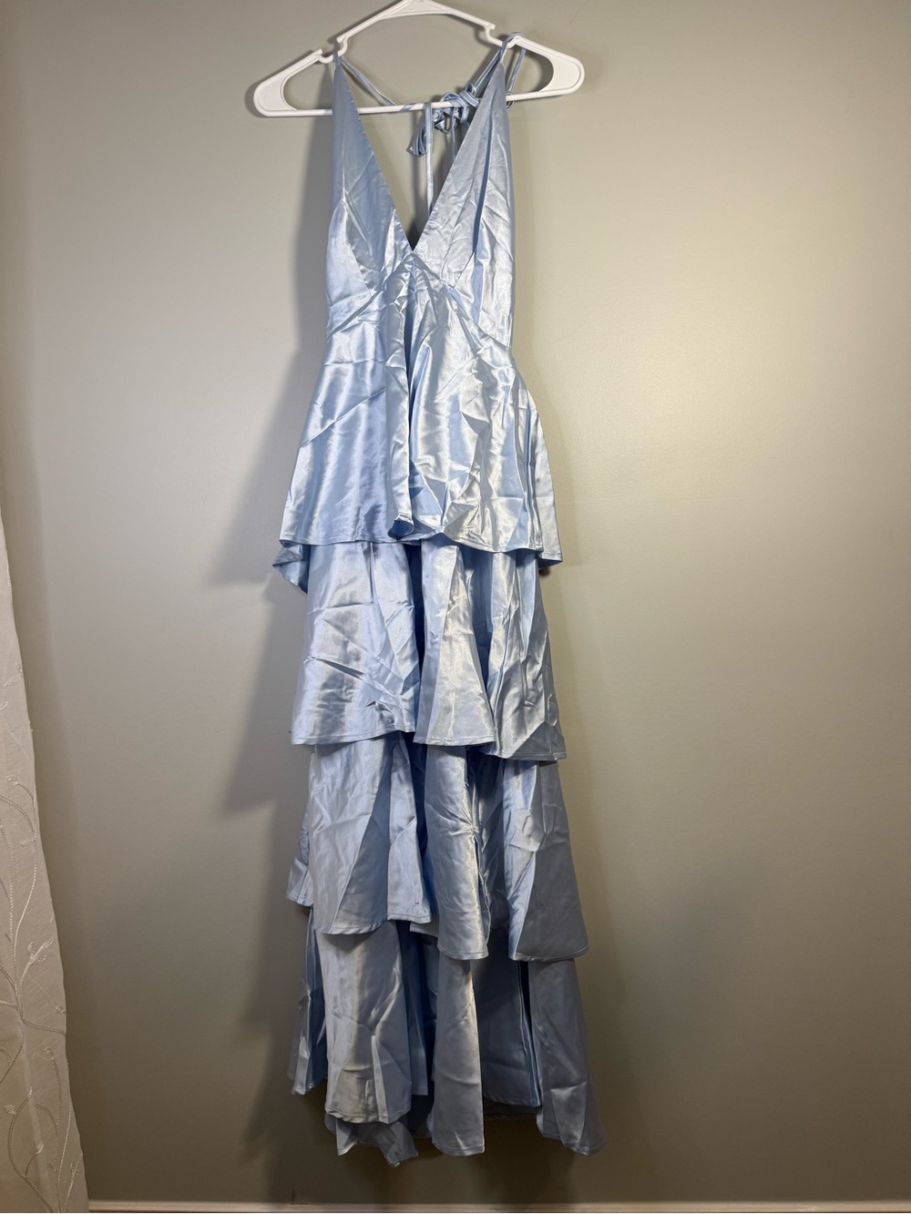 Aveloria Light Blue Tiered Ruffle Halter Evening Dress Womens medium